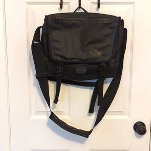 Weatherproof messenger bag